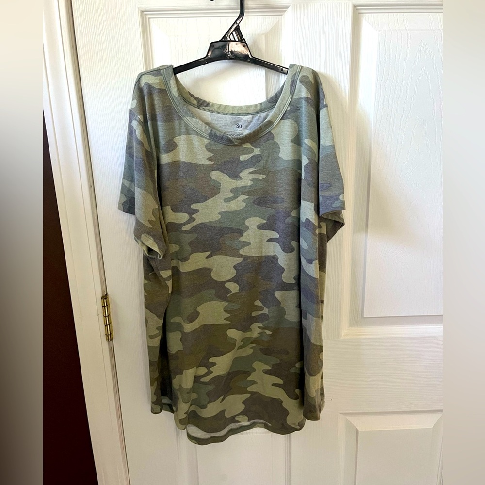Women’s XL SO favorite crew top